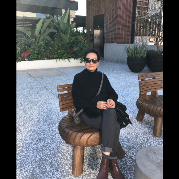 Meet your Posher, Elia - Picture 2 of 2